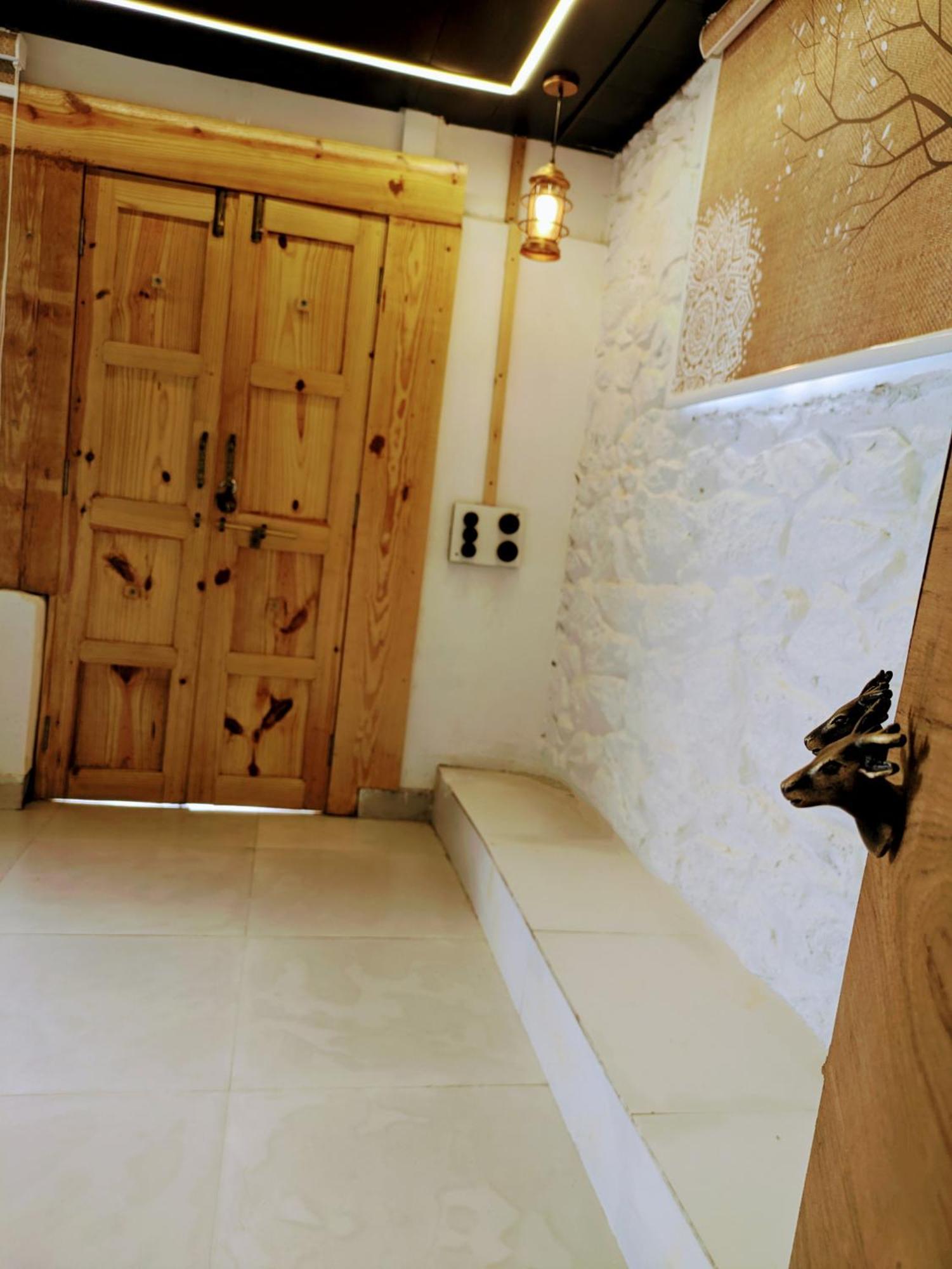 Cob House Hotel Mount Abu Bagian luar foto
